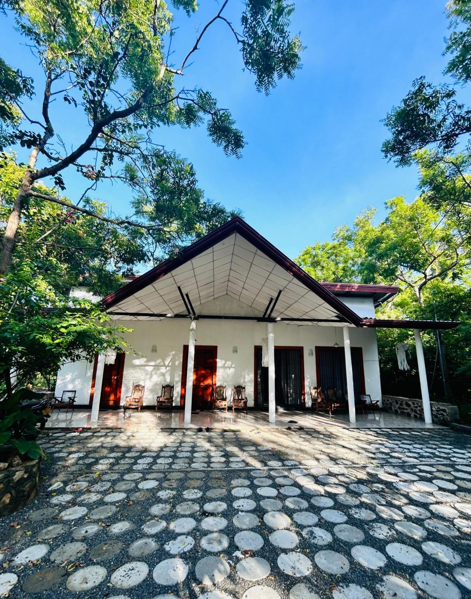 Neem Holiday Bungalow Yala Tissamaharama Bagian luar foto